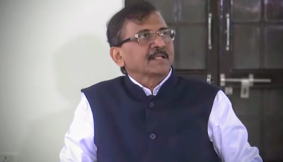 ‘खरात प्रकरणाचा रिमोट कंट्रोल मंत्रालयात; केवळ एका महिला नेत्याचा बळी देऊन चालणार नाही’; संजय राऊत यांचा हल्लाबोल