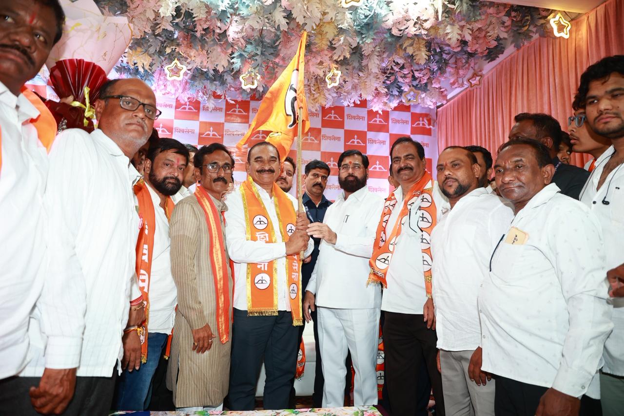 लातूरमध्ये शरद पवार गटाला मोठे खिंडार; माजी मंत्री विनायकराव पाटील यांचा मुख्यमंत्री एकनाथ शिंदेंच्या उपस्थितीत शिवसेनेत प्रवेश