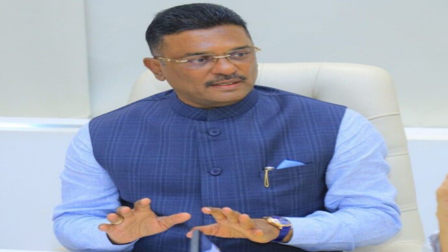 गाड्यांच्या नंबर प्लेटसाठी मुदतवाढ! ३० जून २०२६ पर्यंत मुभा; परिवहन मंत्र्यांची मोठी घोषणा