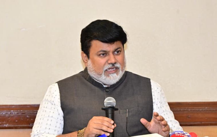 राज्य शासकीय कर्मचाऱ्यांसाठी हिंदी भाषा परीक्षा स्थगित; मराठी भाषा मंत्री उदय सामंत यांचा मोठा निर्णय