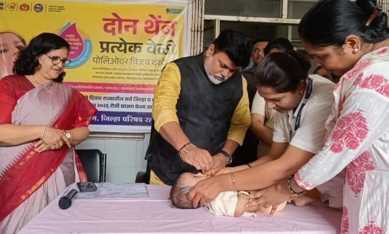 रत्नागिरीत पालकमंत्र्यांच्या हस्ते बालकाला डोस पाजून राष्ट्रीय पल्स पोलिओ मोहिमेचा शुभारंभ