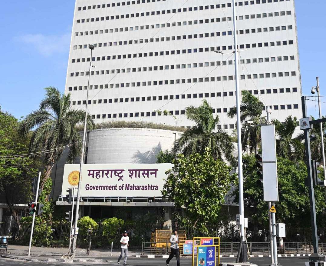 मुंबईतील एअर इंडिया इमारतीवर लागला ‘महाराष्ट्र शासन’ असा बोर्ड; मंत्रालयाचे विस्तारीकरण आणि नवीन कार्यालयांची तयारी सुरू