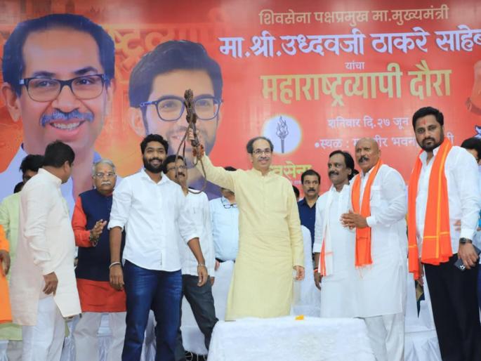 ठाकरांच्या सभेनंतर २४ तासांत यवतमाळ शिवसेनेत भूकंप; १५ प्रमुख पदाधिकारियोंचे सामूहिक राजीनामे