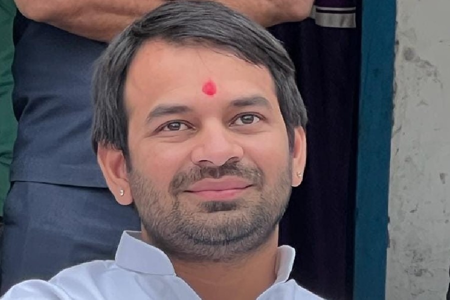 तेज प्रताप यादव १४ दिवसांच्या न्यायालयीन कोठडीत बेऊर तुरुगात दाखल
