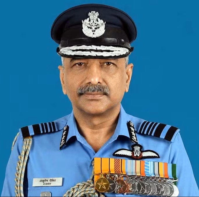 एअर मार्शल आशुतोष दीक्षित होणार भारतीय वायुसेनेचे नवे प्रमुख