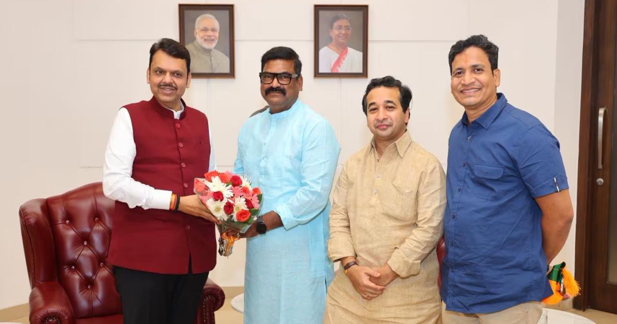 मुंबईत ‘मनसे’ला मोठा धक्का! संतोष धुरींचा भाजपमध्ये प्रवेश; तर नाशिकमध्ये दोन माजी महापौर ‘धनुष्यबाण’ हाती घेणार