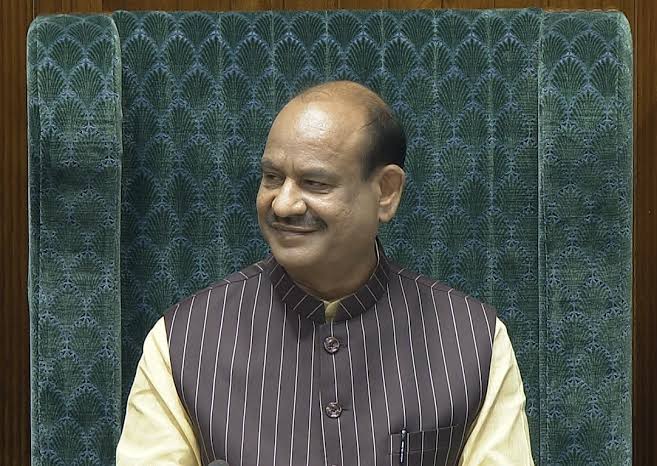 लोकसभा अध्यक्षांविरोधातील अविश्वास प्रस्ताव आवाजी मतदानाने फेटाळला; सत्ताधारी पक्षाचा मोठा विजय