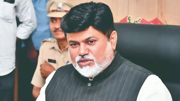 उदय सामंत जिल्हा बँकेच्या आखाड्यात! रत्नागिरीच्या सहकार क्षेत्रात मोठी उलथापालथ होण्याची शक्यता