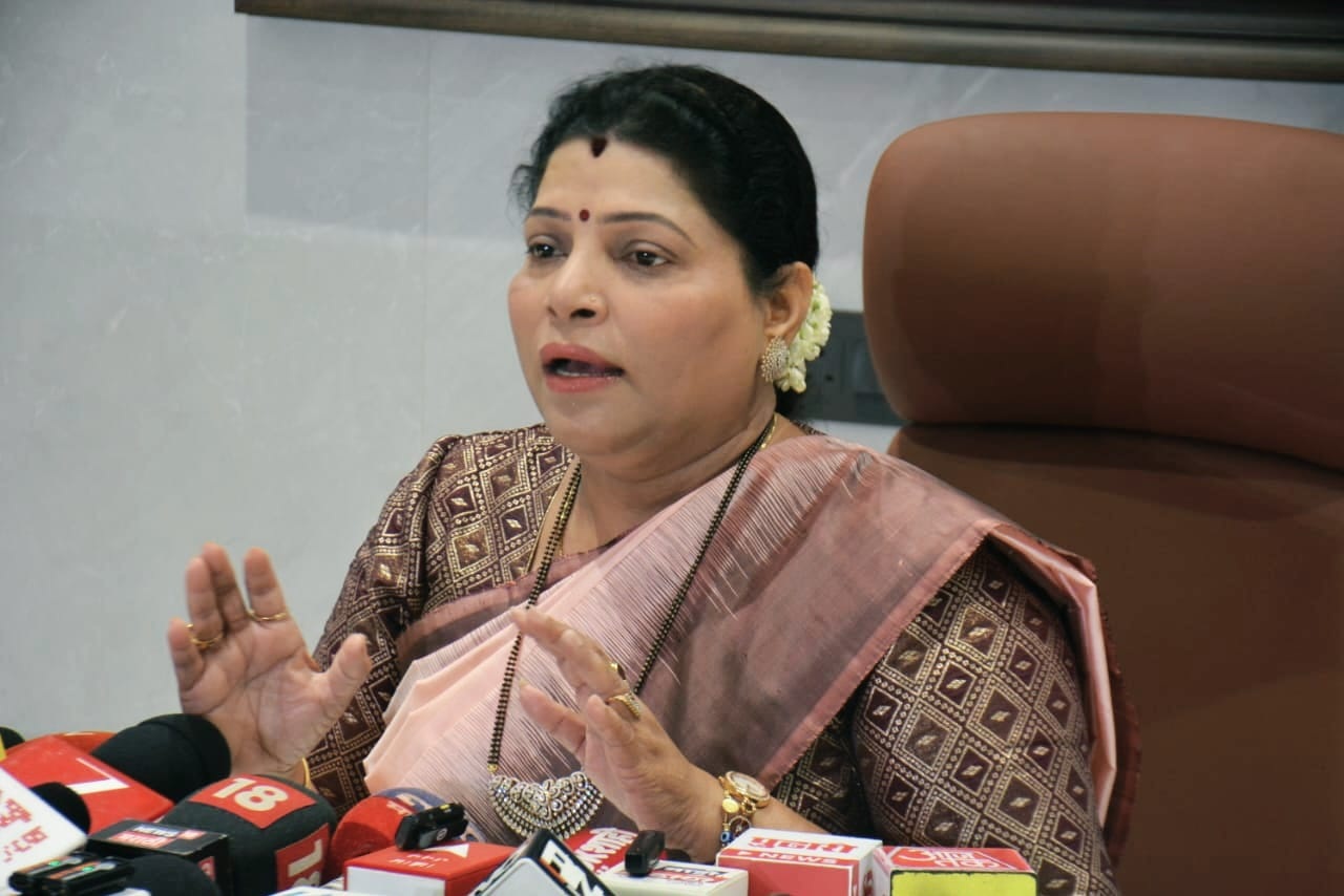 प्रदीप पूर्णेकर हत्या प्रकरण: राजकीय स्वार्थापोटी मला गोवण्याचा प्रयत्न; माजी महापौर मीनाक्षी शिंदेंचे सडेतोड प्रत्युत्तर